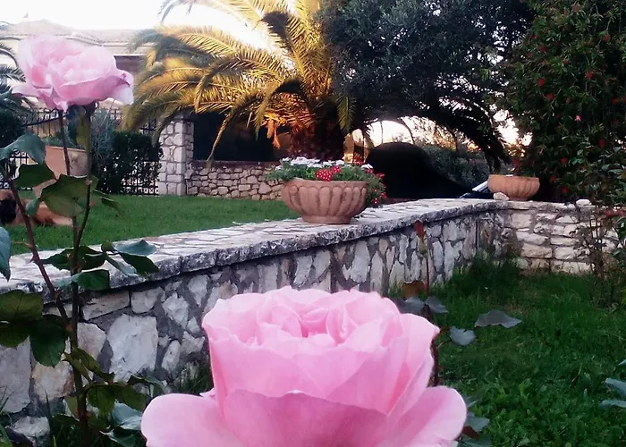 Rose Garden Апартаменты Agios Ioannis (Corfu)