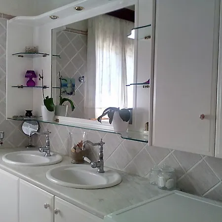 Rose Garden * Ágios Ioánnis